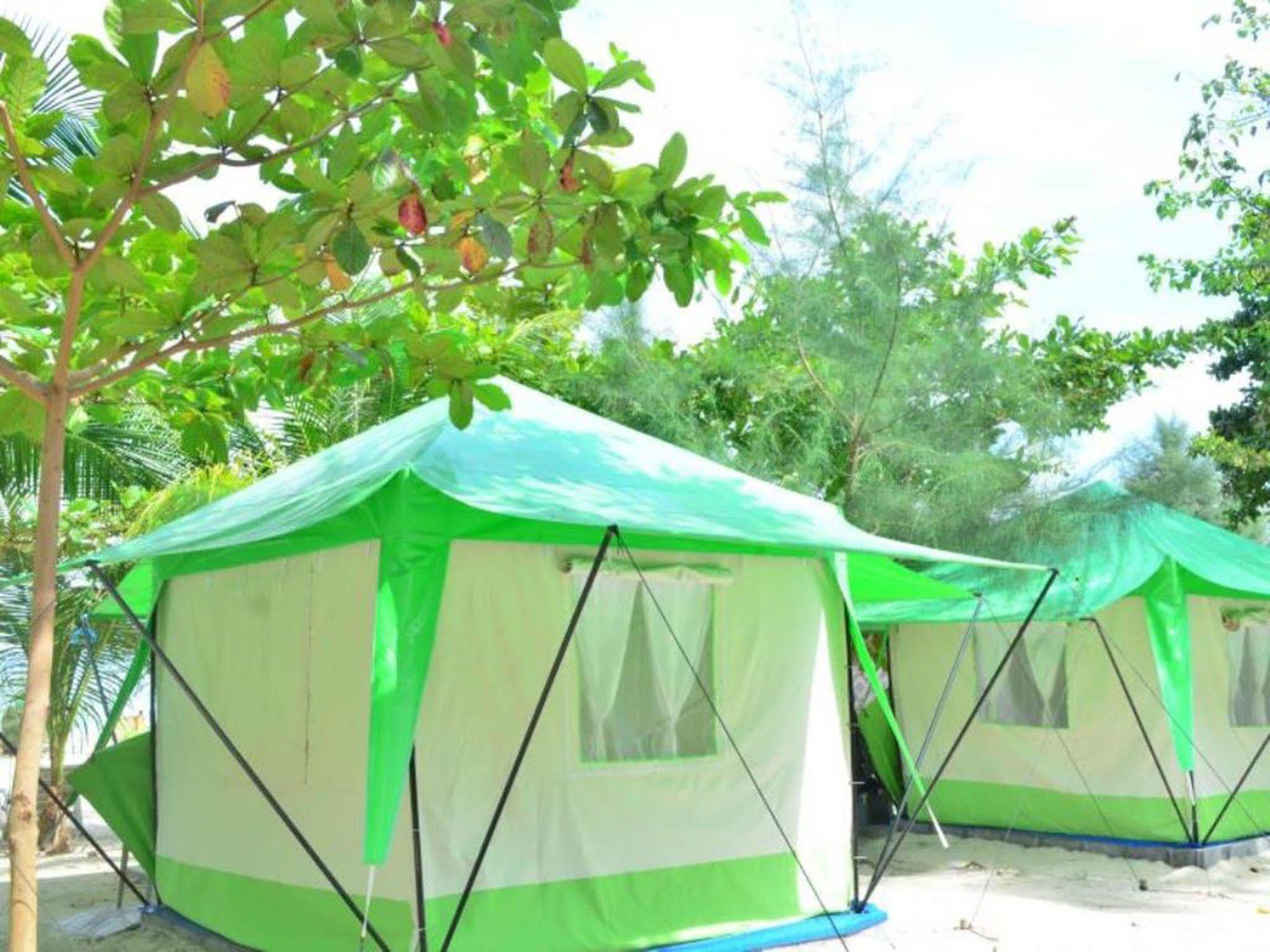 Koh Ngai Camping Hotell Eksteriør bilde